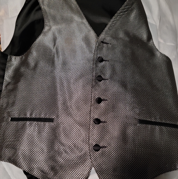 Men Formal - Picture 7 of 9